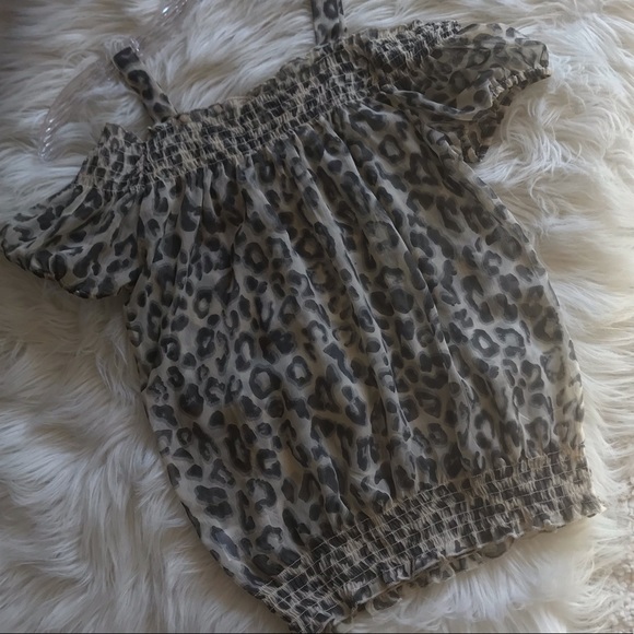 🦋 Black & Cream Animal Print Top Size Small 🎉 - Picture 4 of 8